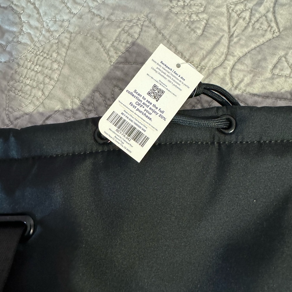 Beyond Yoga multipurpose gym/yoga bag. NWT. - Picture 4 of 4